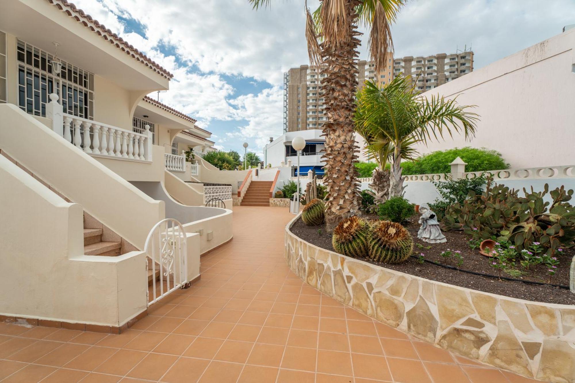 Las Rosas Sunset Apartment Арона Экстерьер фото